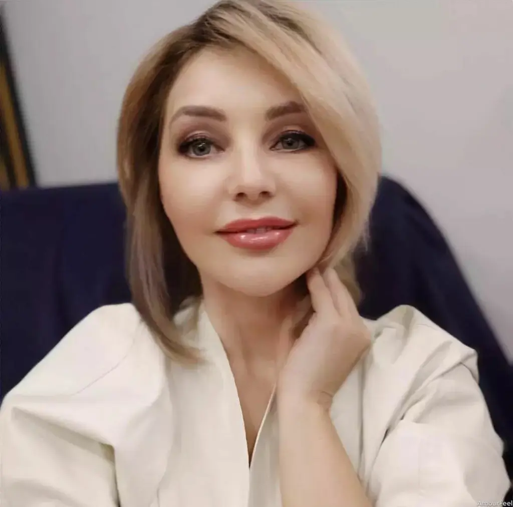 Elina Profile image 2
